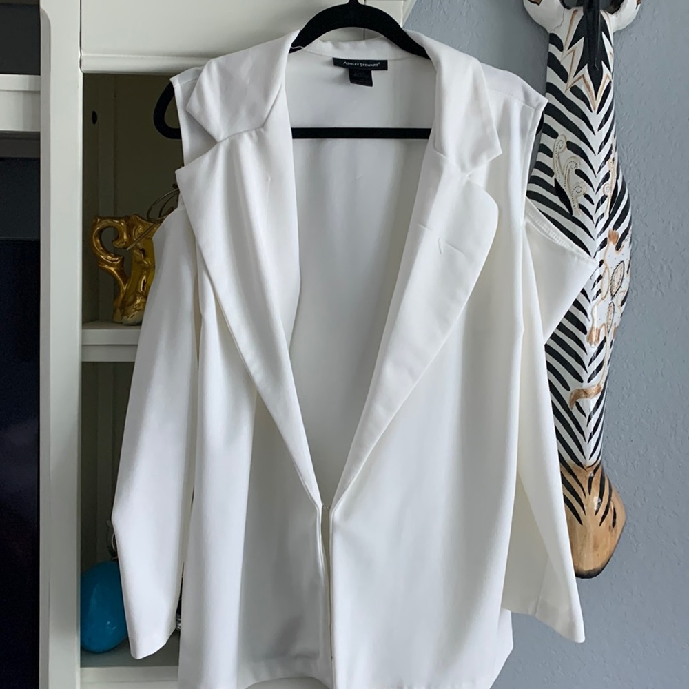 Open shoulder jacket.